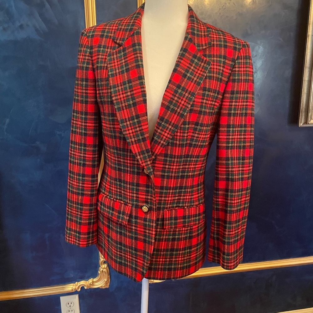 Pendleton Wool blazer Jacket in red tartan plaid.